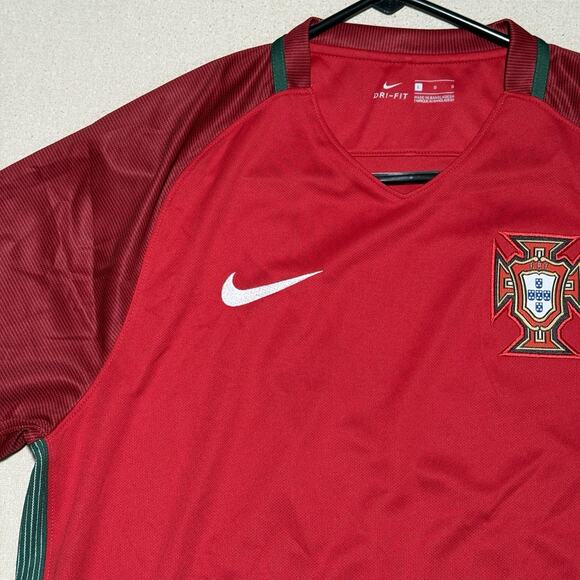 Portugal Nike Jersey Mens Size Large Red 2018 Home Soccer Football - Picture 4 of 11